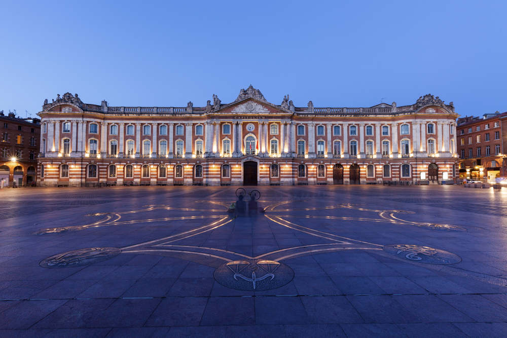 capitole-toulouse-soir.jpg