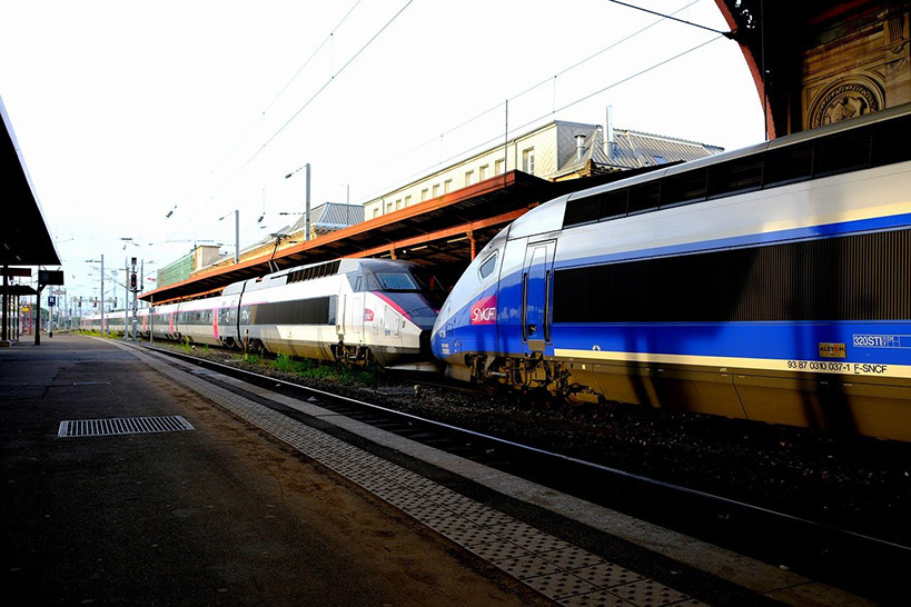 tgv-1-and-2-trailer-g093adf4fb_1280.jpg